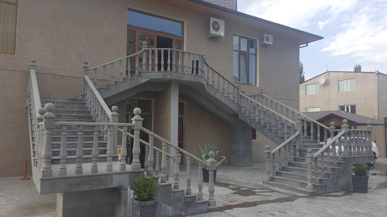 Eridana Hotel Erivan Exterior foto