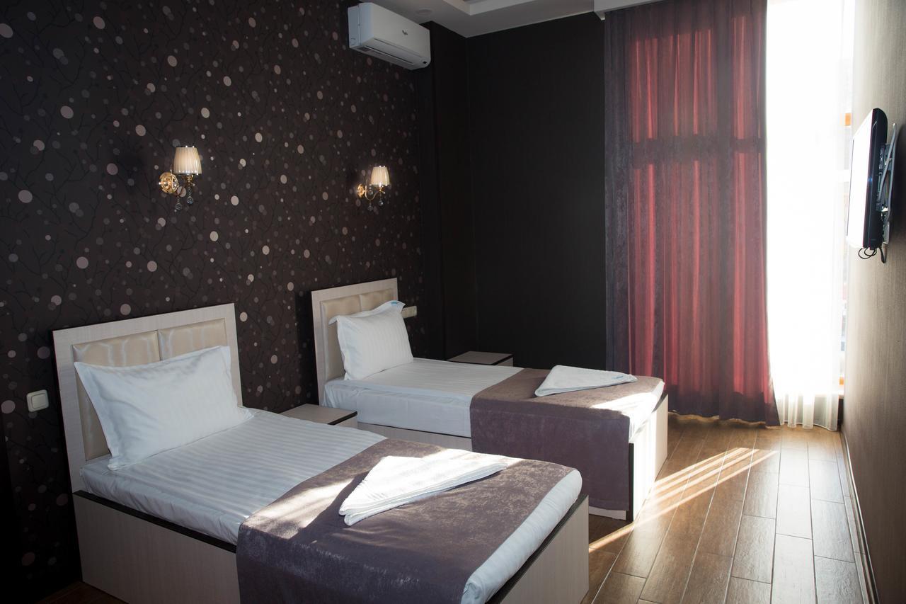Eridana Hotel Erivan Exterior foto